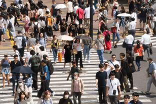 有点奇葩！太阳全队出现23次失误 但篮板多抢17个击败76人